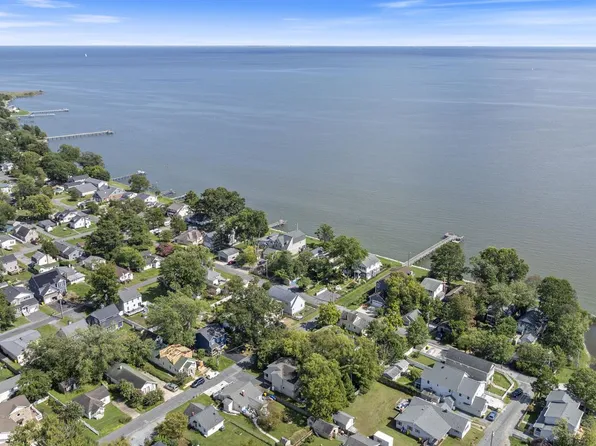 621 E Marshall Ave, Deale, MD 20751