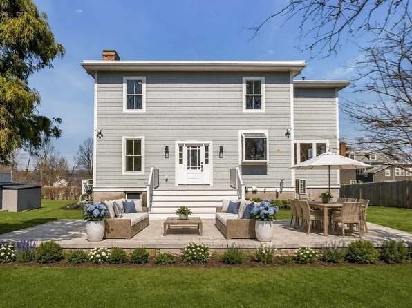 5 Cottage St, Nahant, MA 01908