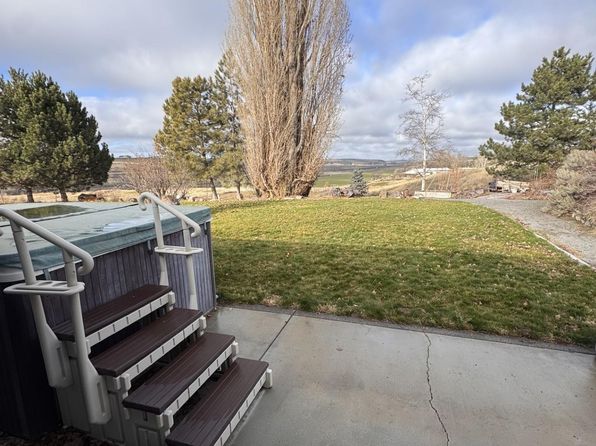 700 Blanton Rd, Eltopia, WA 99330