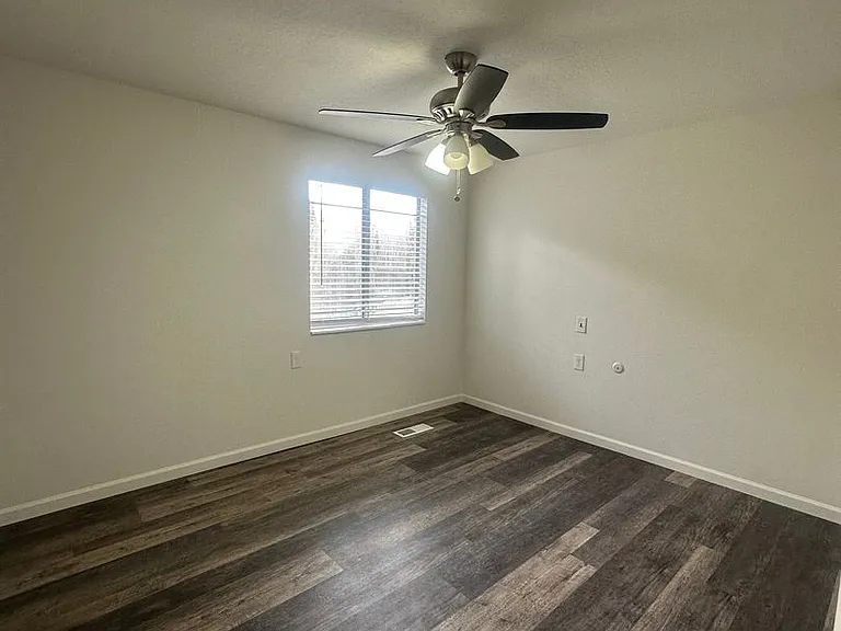 745 E Lazon Dr — Photo 9