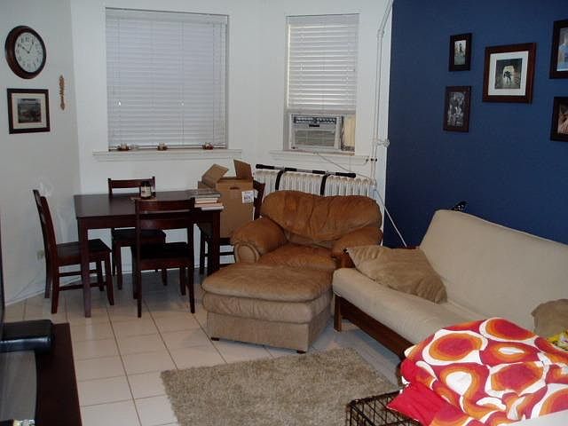2nd image of 1836 W Newport Ave #G