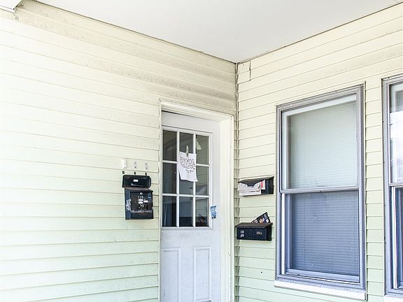 3rd image of 139 Young St APT 2