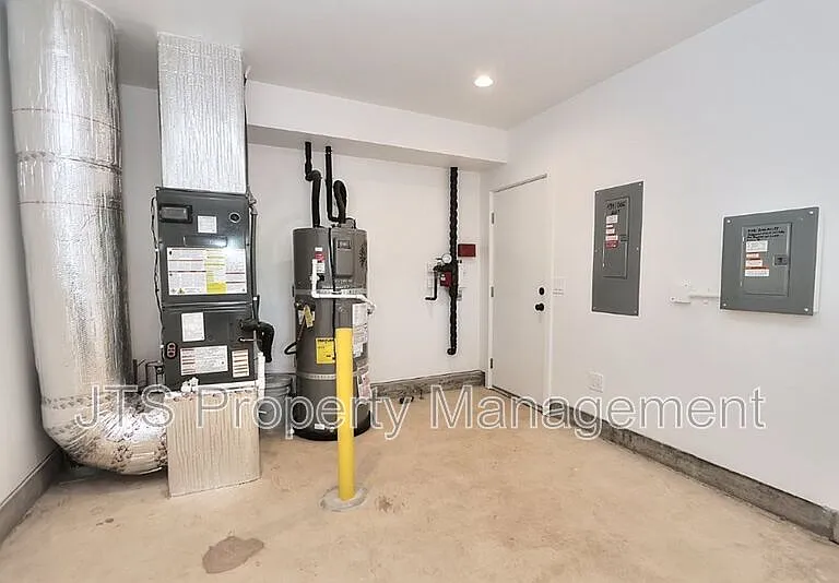 4341 Dog Aly — Photo 38
