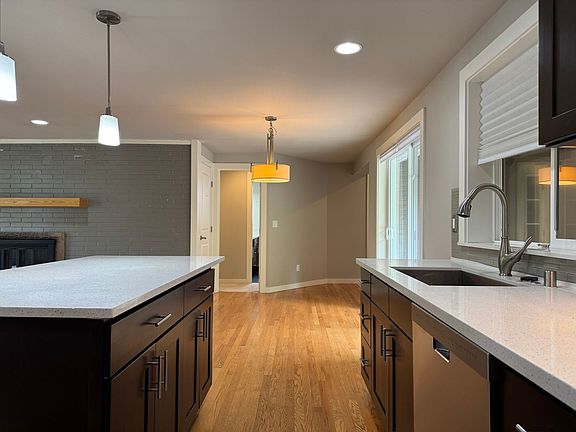 5th image of 10005 NE 31st Pl