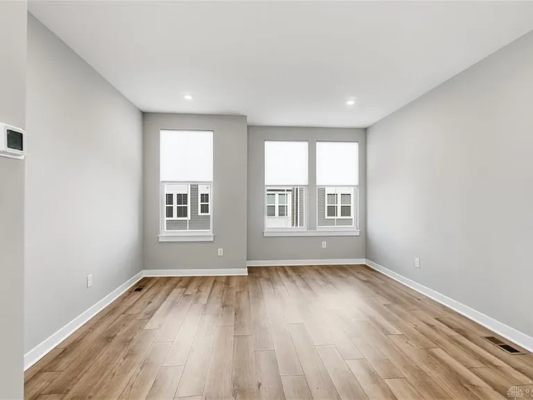 7241 Otley Dr — Photo 27