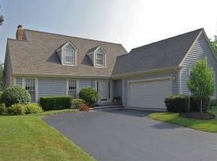 98 Dirleton Ln #4, Inverness, IL 60067