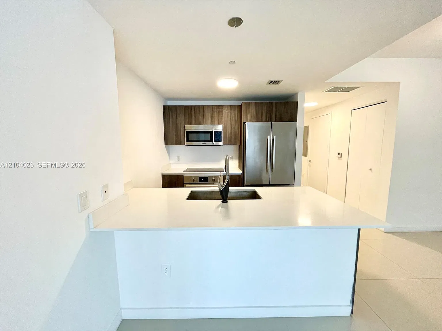 Aria On The Bay Condo — Photo 3