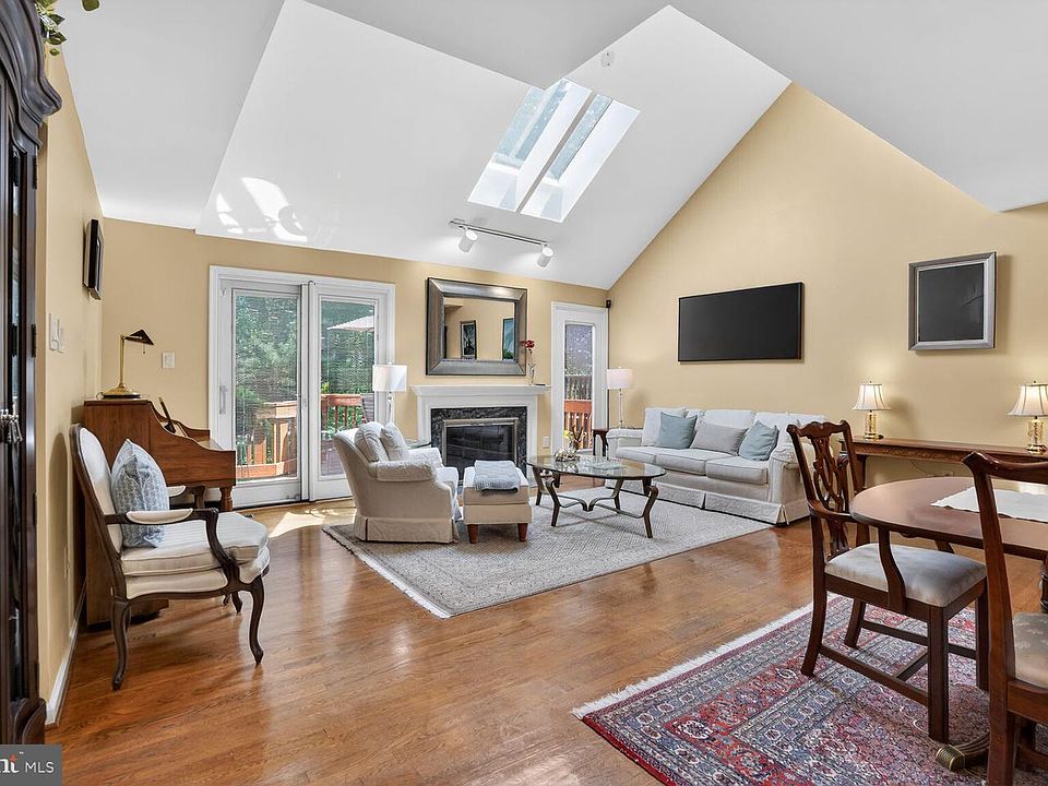 2925 Aran Ct, Oakton, VA 22124 | Zillow