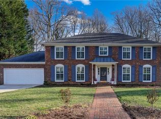 2900 Saint Regis Rd, Greensboro, NC 27408