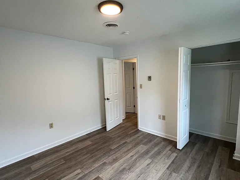 50 Bruce Dr #B — Photo 15