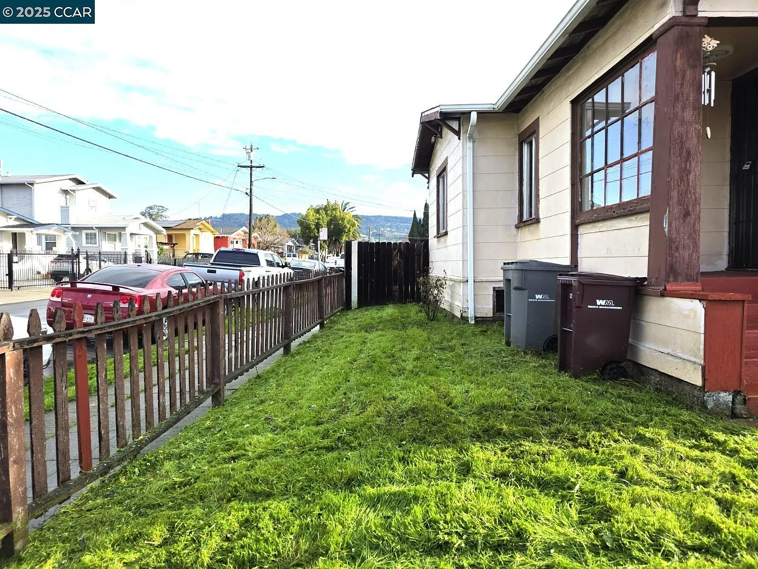3484 Davis St photo 1
