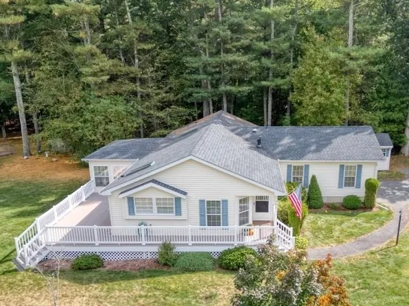 903 Amber Rd, Middleboro, MA 02346