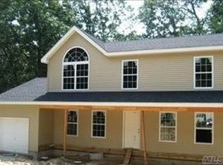 100 N 21st St, Wyandanch, NY 11798