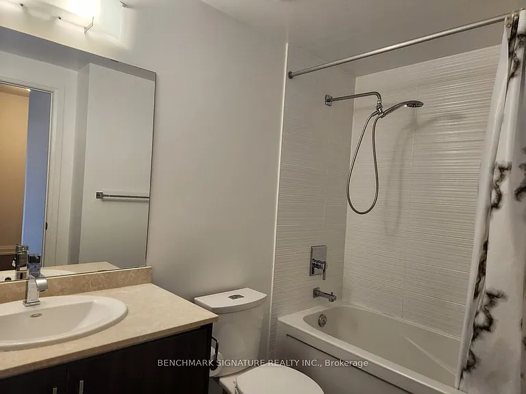 7161 Yonge St #518 — Photo 14