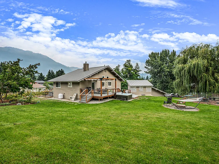 9581 E Leavenworth Rd — Photo 23
