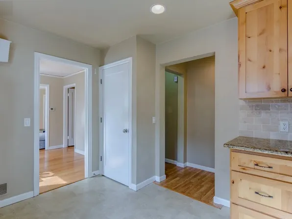 7070 N Cambridge Ave, Portland, OR 97203