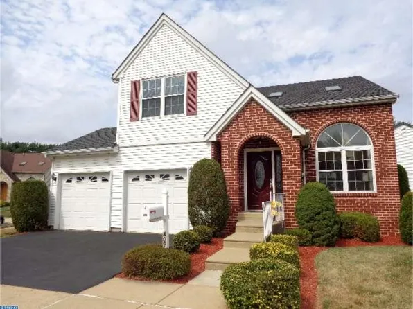 407 Laura Ln, Philadelphia, PA 19116