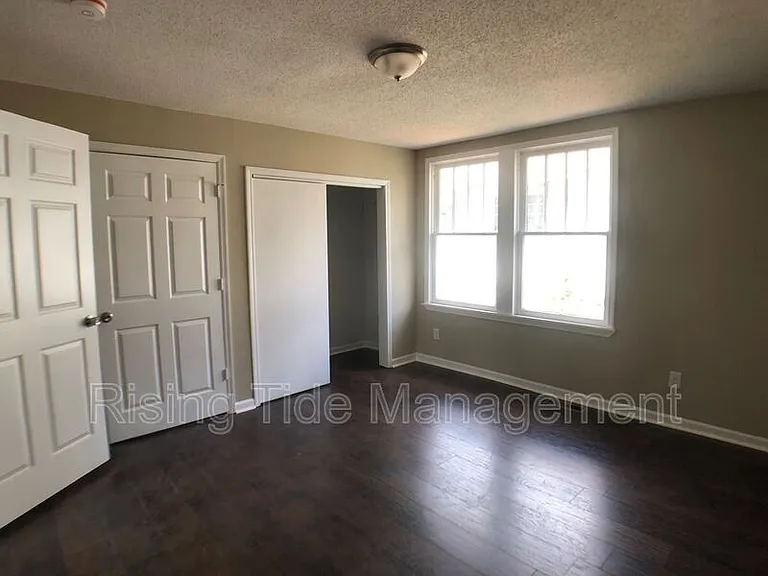 1236 Hanover St — Photo 4