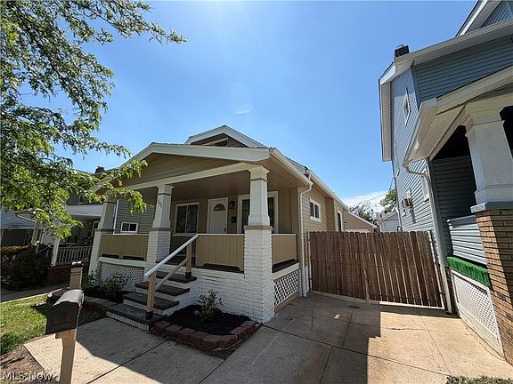 2nd image of 3626 W 120th St