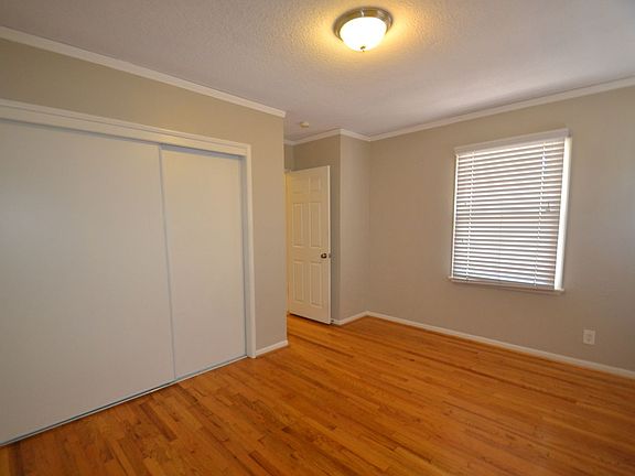 4th image of 13120 S Saint Andrews Pl