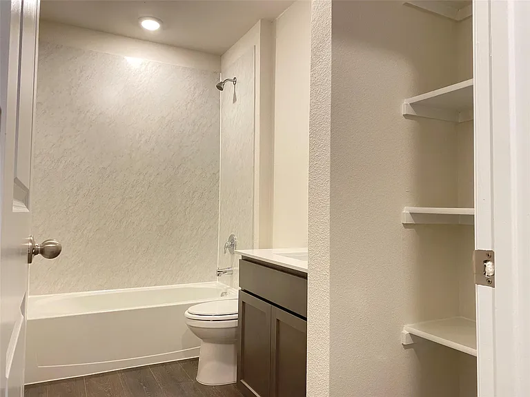 3126 Channing Dr — Photo 9