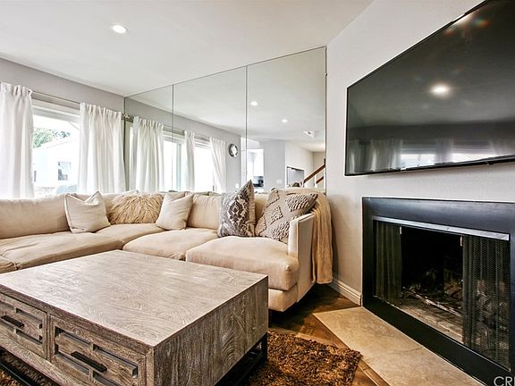 4th image of 18411 Hatteras St Unit 219