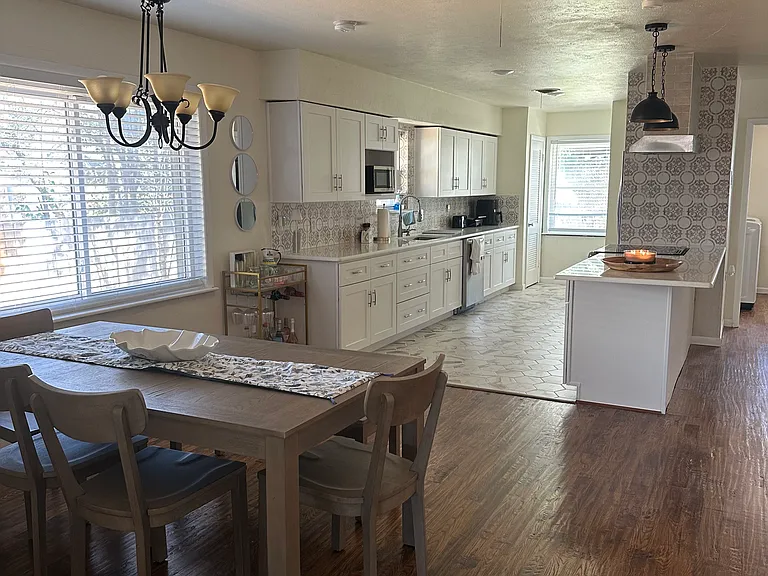 2715 Greene Ave — Photo 19
