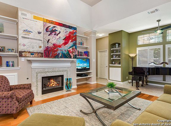 3rd image of 2615 Redbridge