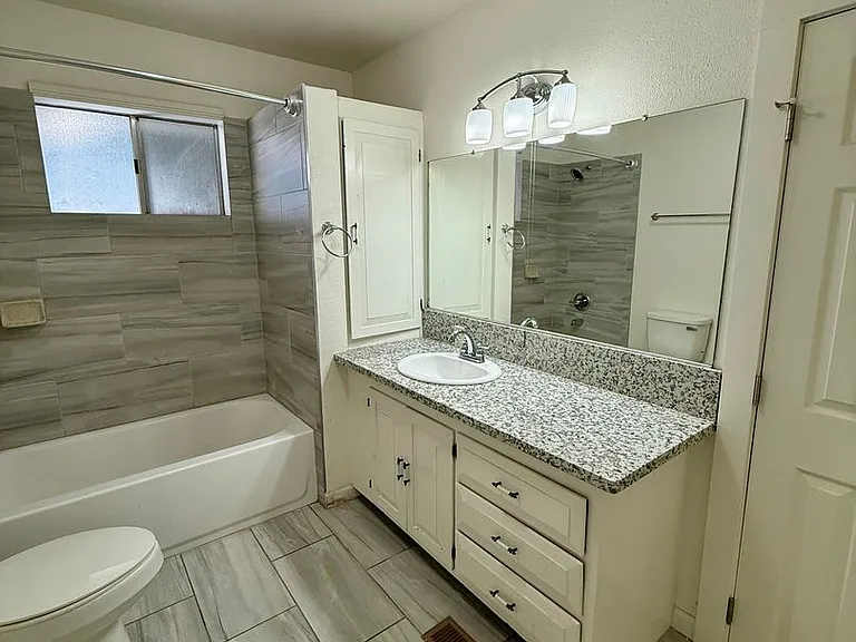 1570 Nord Ave — Photo 15