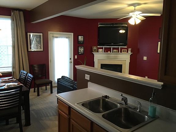 Living Room / Kitchen