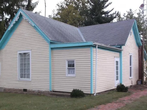 1021 W Spring St, Brownstown, IN 47220