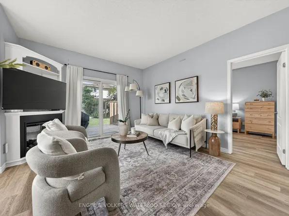 139 Reiber Ct, Waterloo, ON N2L 6M9