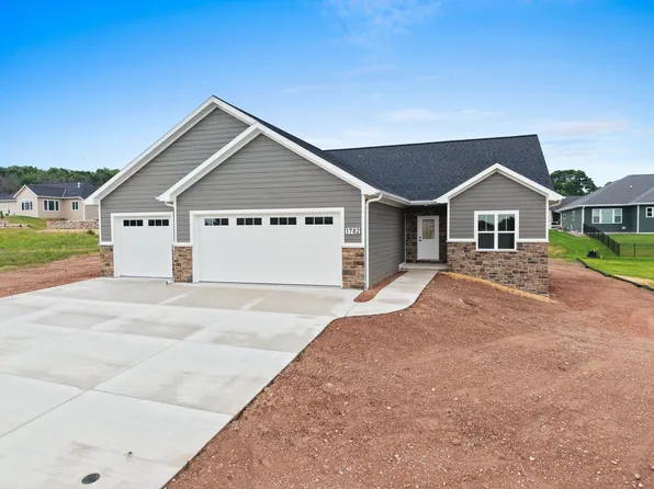 1782 Dallas Ln, De Pere, WI 54115