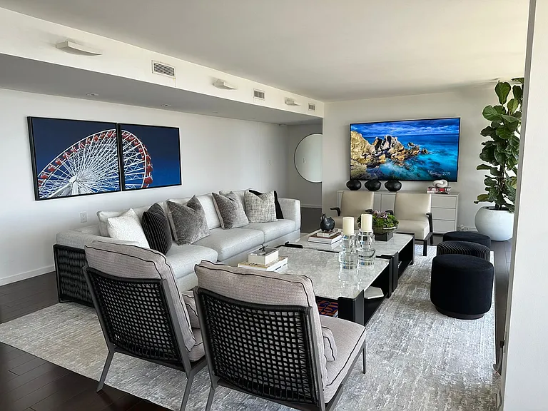 1450 Brickell Bay Dr #1907 — Photo 3
