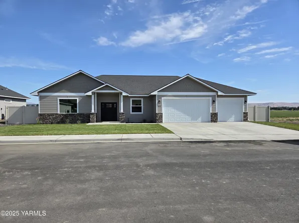 4609 W Larch Ave, Yakima, WA 98903