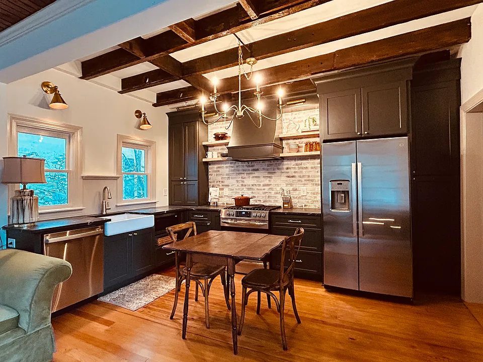 162 Broad St #C