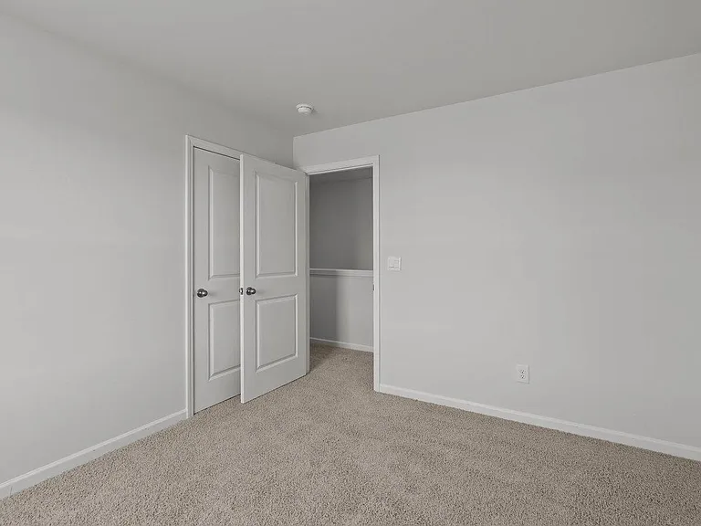 1025 Queensland Ln — Photo 13