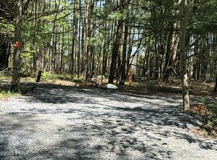 5 Christopher Way, Hawley, PA 18428