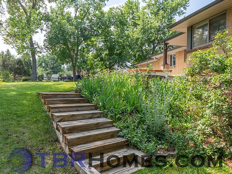 8635 W Tennessee Pl — Photo 25