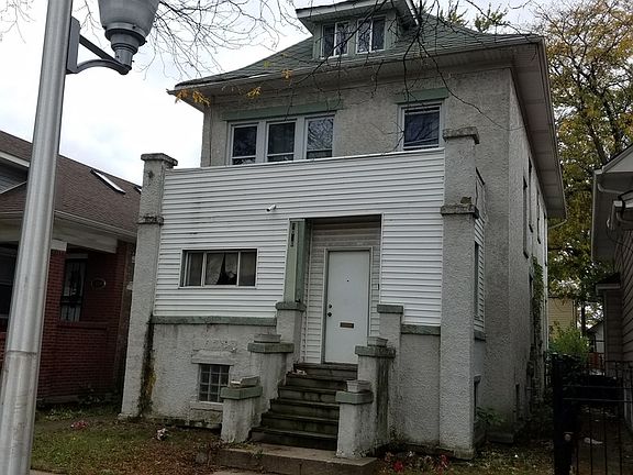 3rd image of 1010 N Leclaire Ave