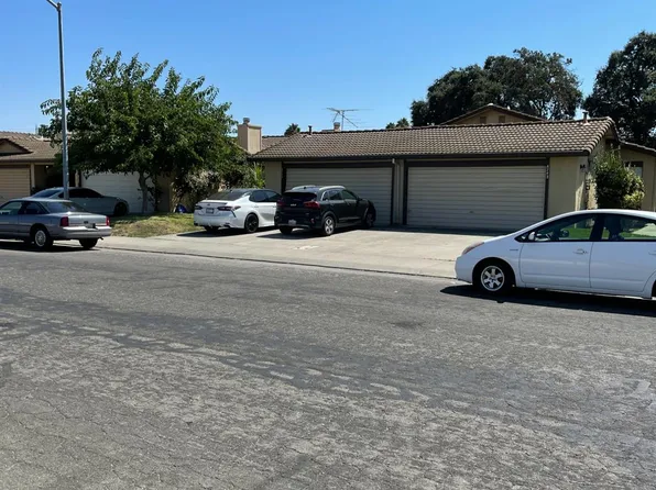 8744 Fox Creek Dr #42, Stockton, CA 95210