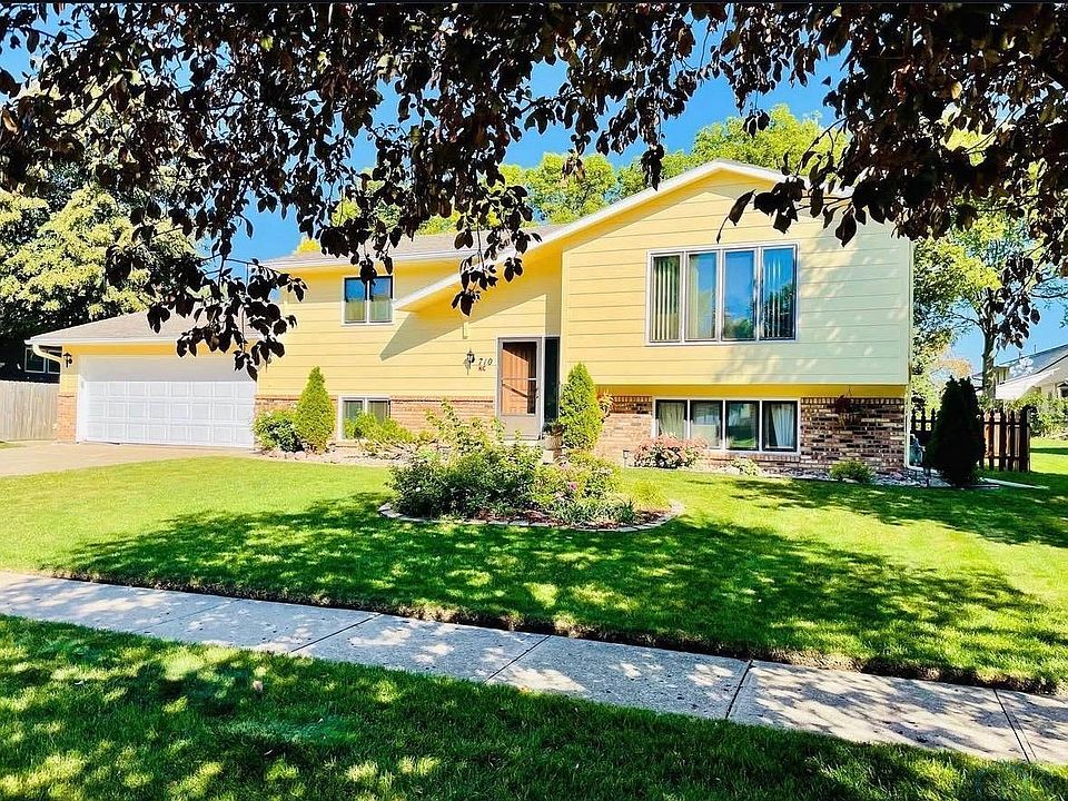 1st image of 710 Sharpe Dr