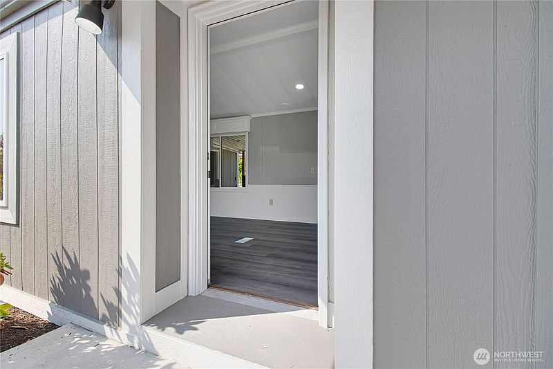 5th image of 707 37th Street SE #37