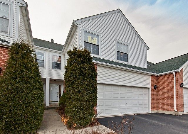 1st image of 118 S Pembroke Cir