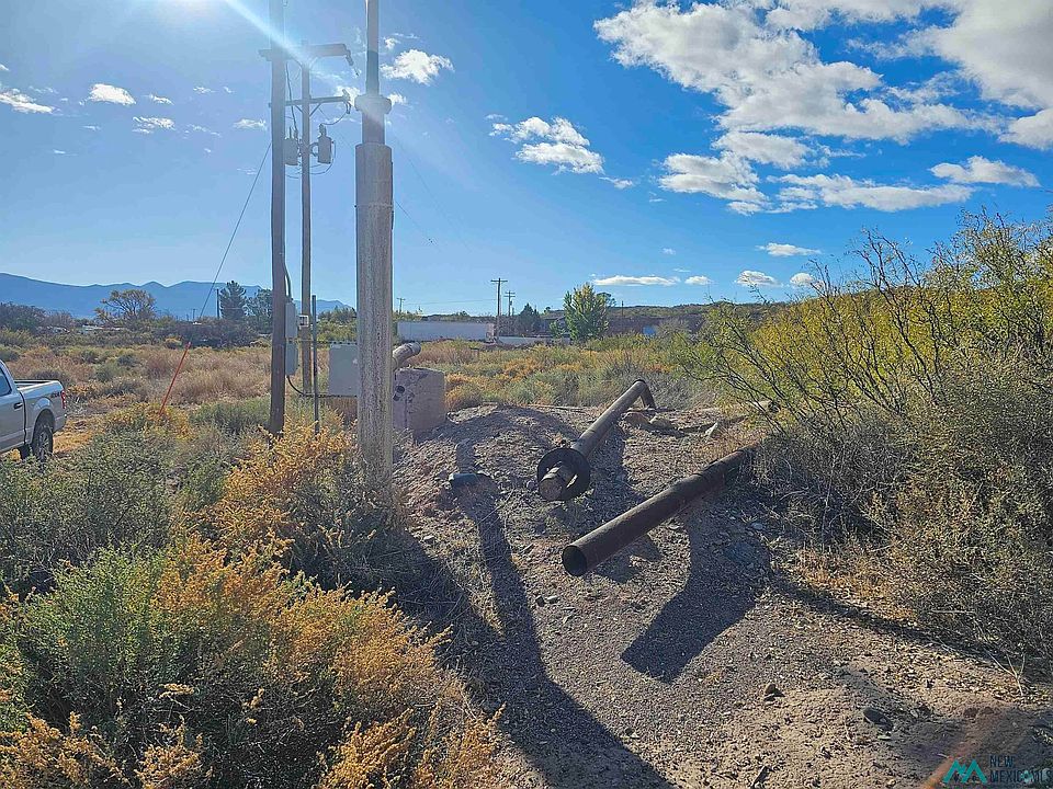 2nd image of Las Palomas Rd