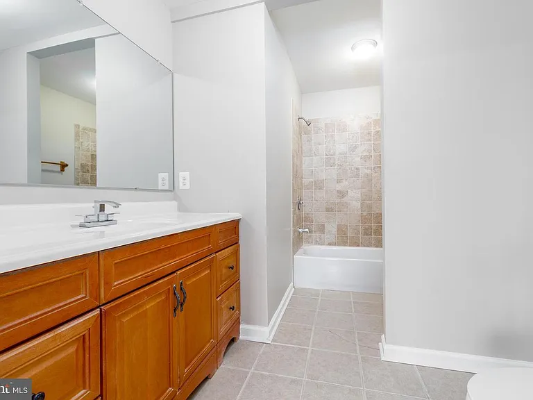 5044 Meade St NE — Photo 22