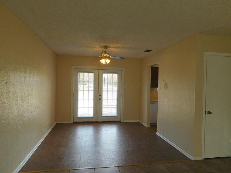 1702 N Newsom St Mineola, TX, 75773 Apartments for Rent Zillow