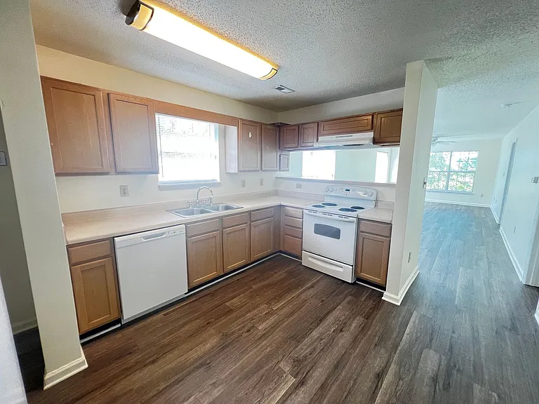 4243 Villas Dr #507 — Photo 5