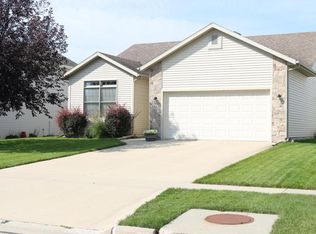 2915 White Oak Dr, Ames, IA 50014