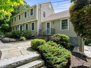 8 Colonial Rd, Dover, MA 02030